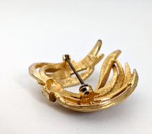 Load image into Gallery viewer, Vintage Gold Leaf Brooch