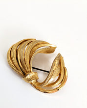 Load image into Gallery viewer, Vintage Gold Leaf Brooch