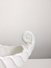 Load image into Gallery viewer, White Vintage Kensington Clam Shell Vase / Dish