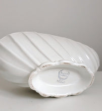 Load image into Gallery viewer, White Vintage Kensington Clam Shell Vase / Dish