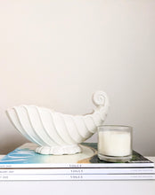 Load image into Gallery viewer, White Vintage Kensington Clam Shell Vase / Dish