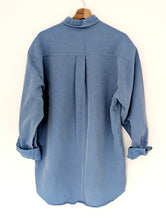 Load image into Gallery viewer, Blue Pierre Cardin Shirt. Size 22
