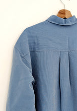 Load image into Gallery viewer, Blue Pierre Cardin Shirt. Size 22