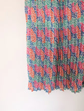 Load image into Gallery viewer, Multi Coloured Pleated Midi Skirt. Medium