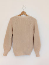 Load image into Gallery viewer, Cream / Beige Knitted Cardigan. Size 10