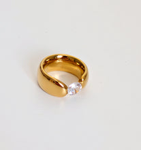 Load image into Gallery viewer, Gold Plated Ring with Diamante Stone. Size O