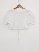 Load image into Gallery viewer, White Cropped Cotton Blend Top. Size 12