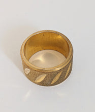 Load image into Gallery viewer, Vintage Gold Plated Band Ring. UK S / EU 60 / US 9
