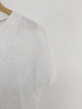 Load image into Gallery viewer, White Short Sleeve Floral Blouse Size 10
