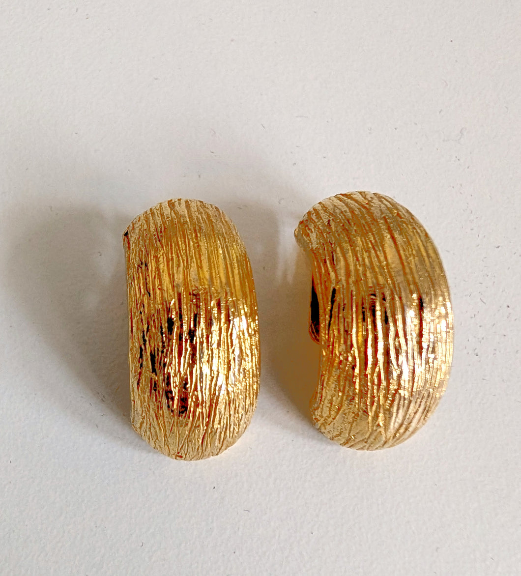 Vintage gold clip on earrings