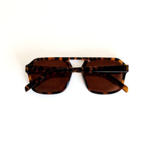 Load image into Gallery viewer, Animal Print Seventies Style Sunglasses
