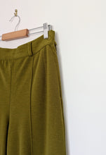 Load image into Gallery viewer, Olive Green Trousers with Stirrups Size 12
