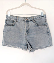 Load image into Gallery viewer, Topshop Moto Cut-off Denim Shorts. Size 14
