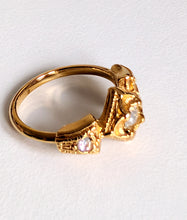 Load image into Gallery viewer, Gold plated vintage ring. UK L/ US 5.75
