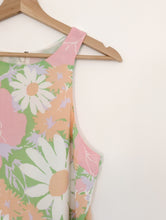 Load image into Gallery viewer, Floral Shift Dress. Size 8
