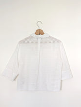 Load image into Gallery viewer, White Cotton Blouse. Size 12
