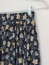 Load image into Gallery viewer, Navy Floral Mini Skirt. Size 8
