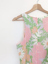 Load image into Gallery viewer, Floral Shift Dress. Size 8
