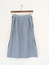 Load image into Gallery viewer, Striped Blue and White Vintage Skirt with Pockets. Size 8
