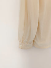 Load image into Gallery viewer, Cream Silk Blouse. Size 12
