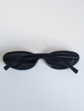 Load image into Gallery viewer, Black Oval Sunglasses
