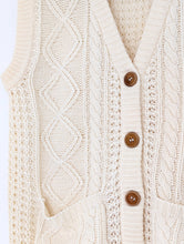 Load image into Gallery viewer, Cream Cable Knit Waistcoat With Pockets. Sleeveless Jumper. Size 16/18
