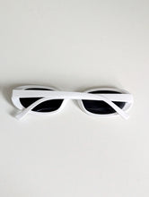 Load image into Gallery viewer, White and Black Oval Sunglasses
