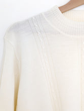 Load image into Gallery viewer, Cream Vintage Jumper. Size 18

