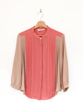 Load image into Gallery viewer, Coral and Blush Pink Vintage Laura Ashley Blouse. Size 12
