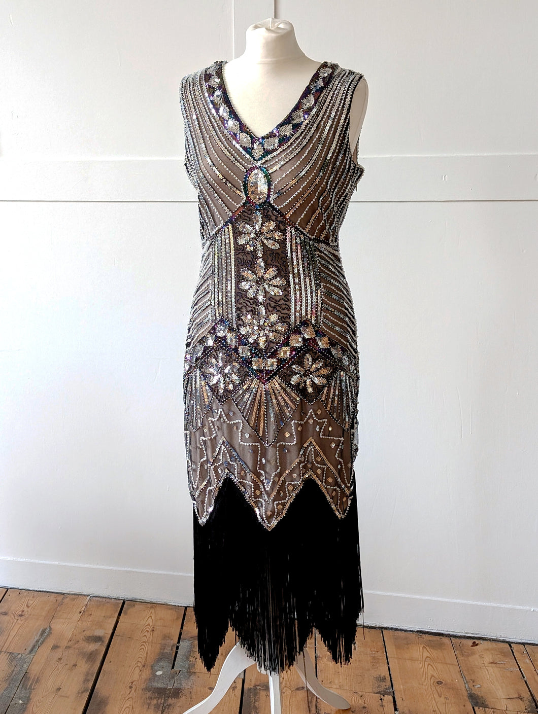 Vintage Flapper Style Black and Silver Dress. Size 10
