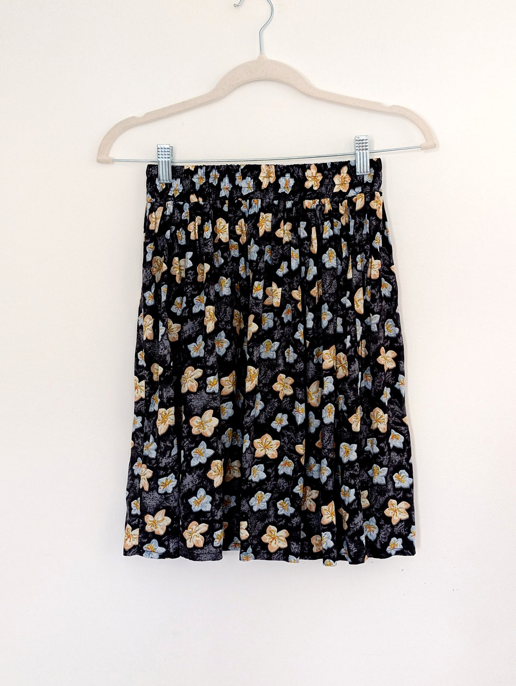 Navy Floral Mini Skirt. Size 8