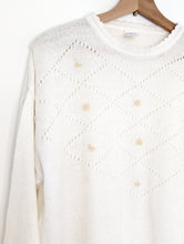 Load image into Gallery viewer, White Vintage Jumper with Sequin Flowers. Size 18
