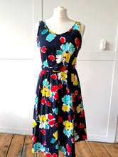 Load image into Gallery viewer, Navy and Floral Cotton Dress with Belt. Size 8
