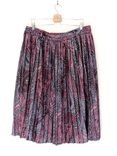 Load image into Gallery viewer, Purple Paisley Skirt. Size 20
