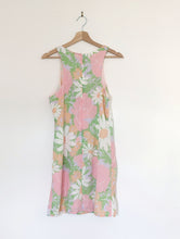 Load image into Gallery viewer, Floral Shift Dress. Size 8
