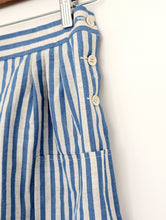 Load image into Gallery viewer, Striped Blue and White Vintage Skirt with Pockets. Size 8
