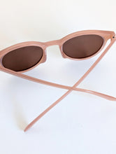 Load image into Gallery viewer, Round Peach Sunglasses
