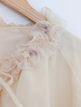 Load image into Gallery viewer, Pale Yellow Vintage Shrug / Bolero. Size 10
