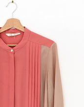 Load image into Gallery viewer, Coral and Blush Pink Vintage Laura Ashley Blouse. Size 12
