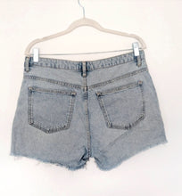 Load image into Gallery viewer, Topshop Moto Cut-off Denim Shorts. Size 14
