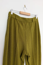 Load image into Gallery viewer, Olive Green Trousers with Stirrups Size 12
